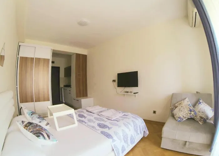 Aegean Home Budva Vojvodanska 16 B Stan7